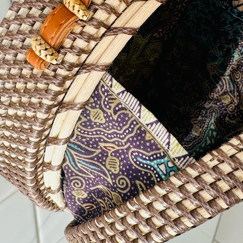 Rattan/Raffia Woven Round Balinese Boho Summer Crossbody Bag - Picture 6 of 8